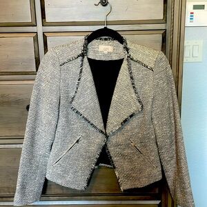 Super cute 2P Loft black &white tweed jacket, fringe trim, zipped pockets